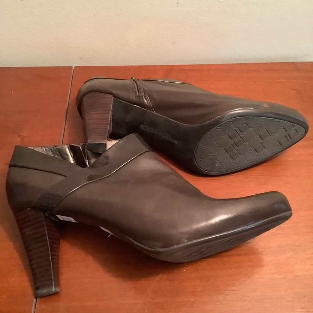 NATURALIZER Chocolate Brown Boots